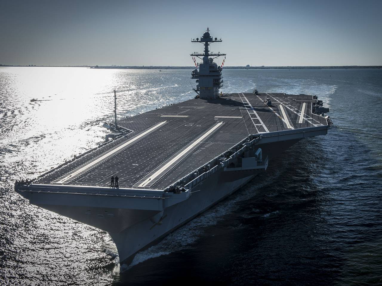 Пожар на авианосце США USS Gerald R. Ford в Красном море
