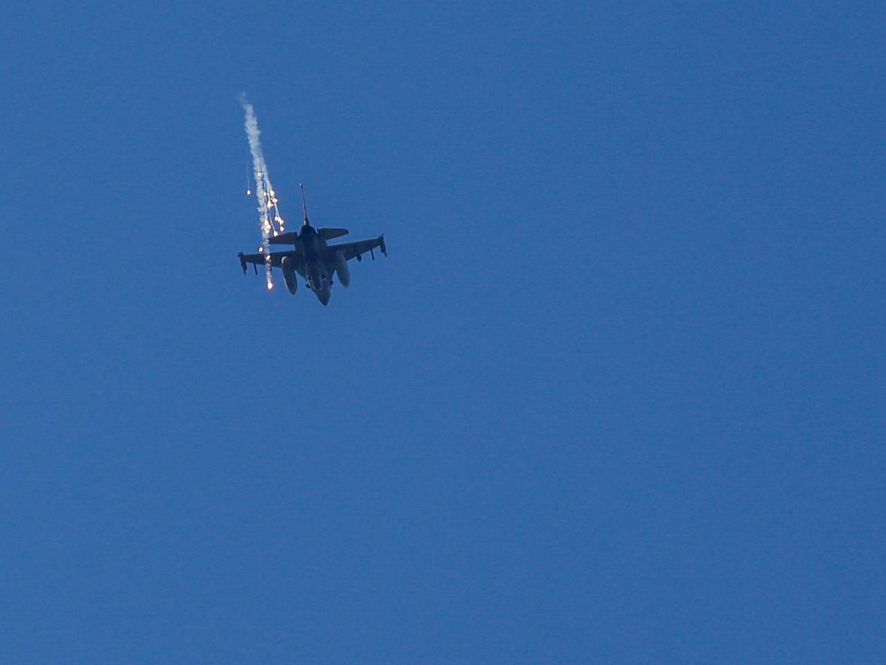 КСИР заявил об уничтожении израильского F-16 в небе над Ираном