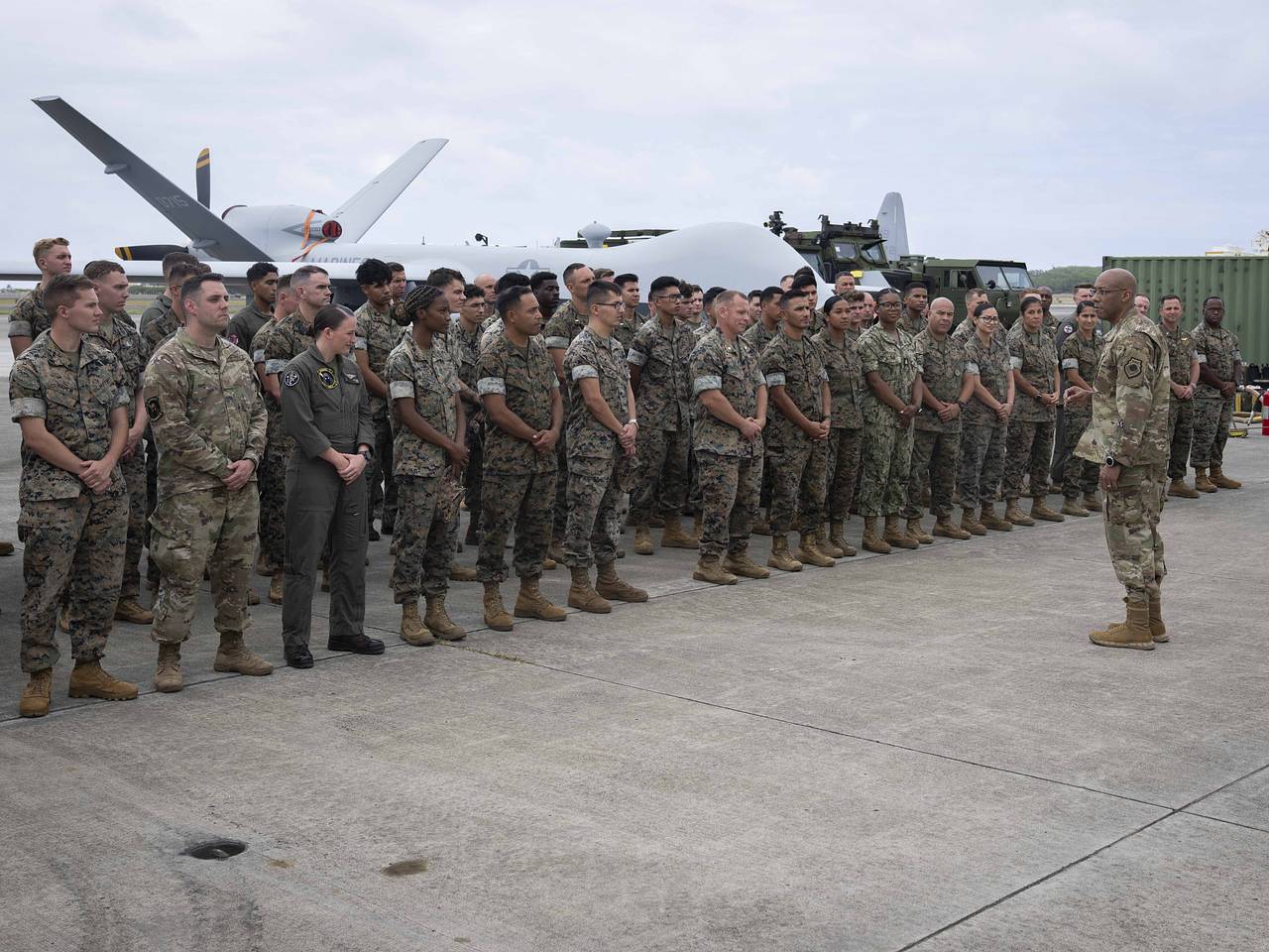 В США сообщили об ускоренной отправке военных на Ближний Восток