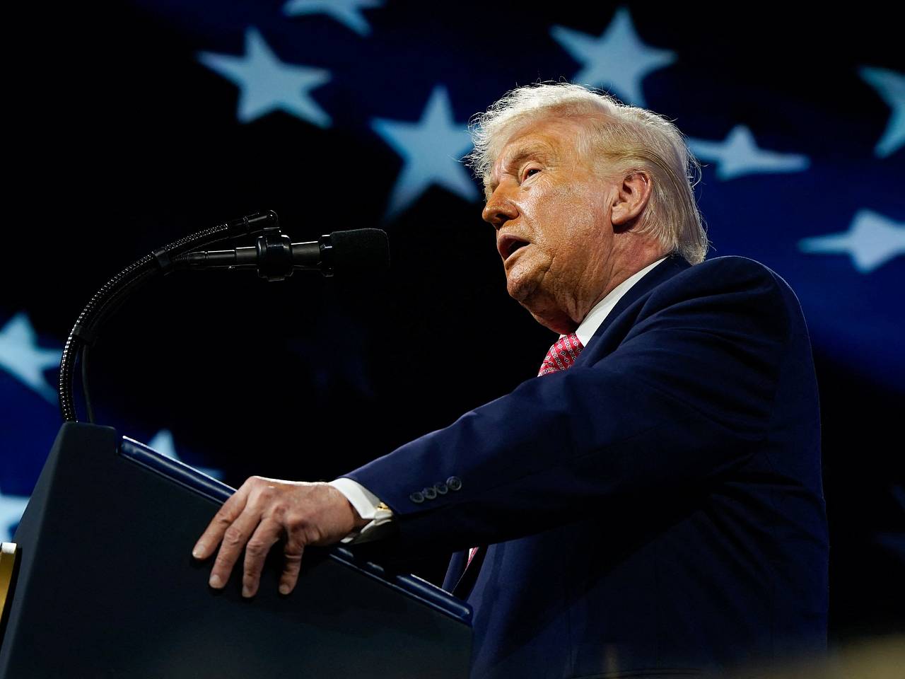 Трамп рассказал о переговорах с &laquo;новым и более разумным режимом&raquo; Ирана