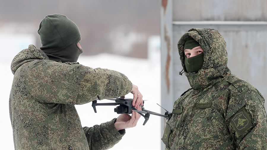 
                    Операторы БПЛА уничтожили антенны связи и дроны ВСУ в Запорожской области

        