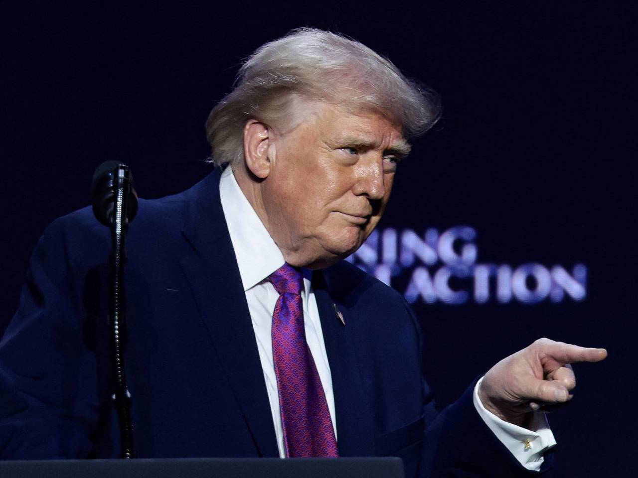 Трамп решил провести закрытую встречу с разведкой на фоне прекращения огня в Иране