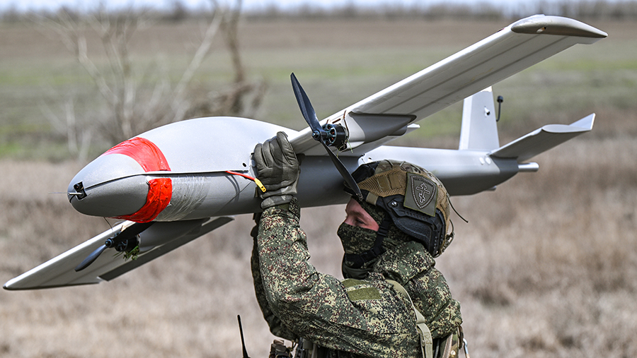 
                    Расчет БПЛА &laquo;Молния-2&raquo; уничтожил пункт временной дислокации ВСУ в зоне СВО

        