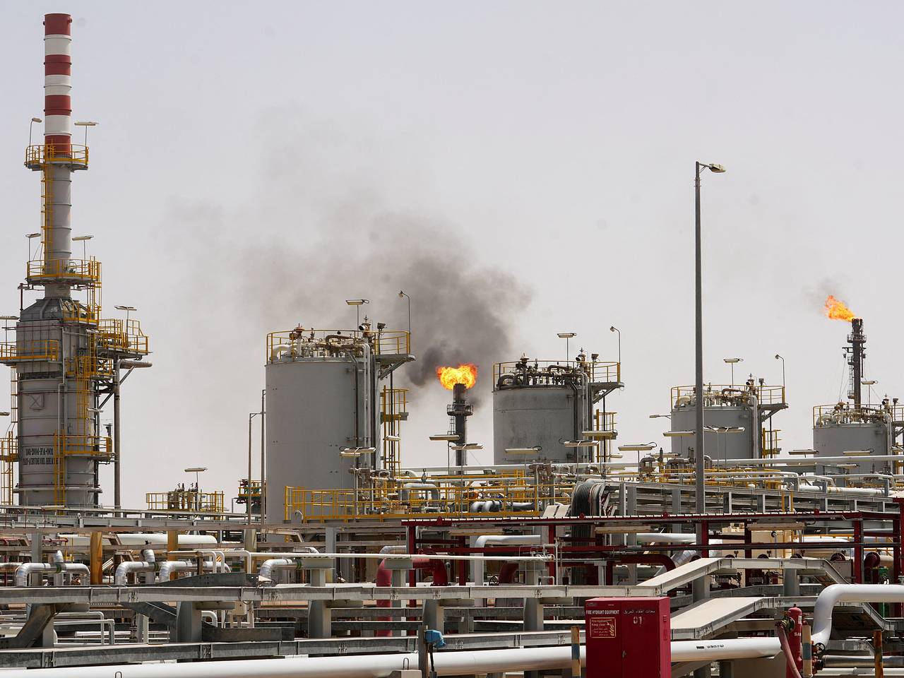 Взрывы раздались в ключевом нефтяном хабе Ирана