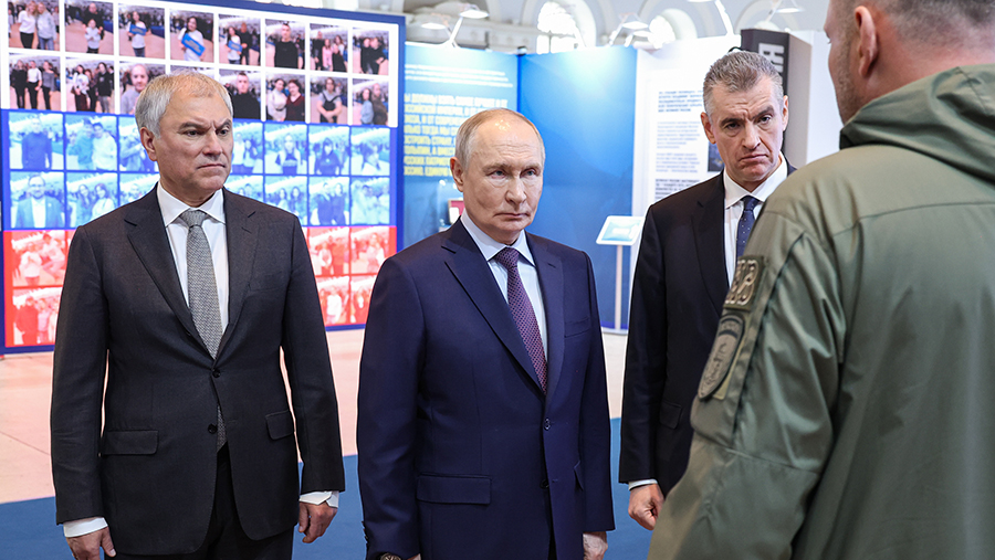 
                    Путин пообщался с задействованными в зоне СВО бойцами бригады ЛДПР &laquo;Невский&raquo;

        