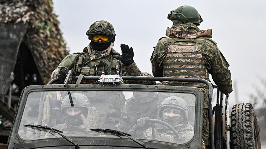 
                    Стало известно о перспективах продвижения ВС РФ после освобождения Нового Донбасса

        