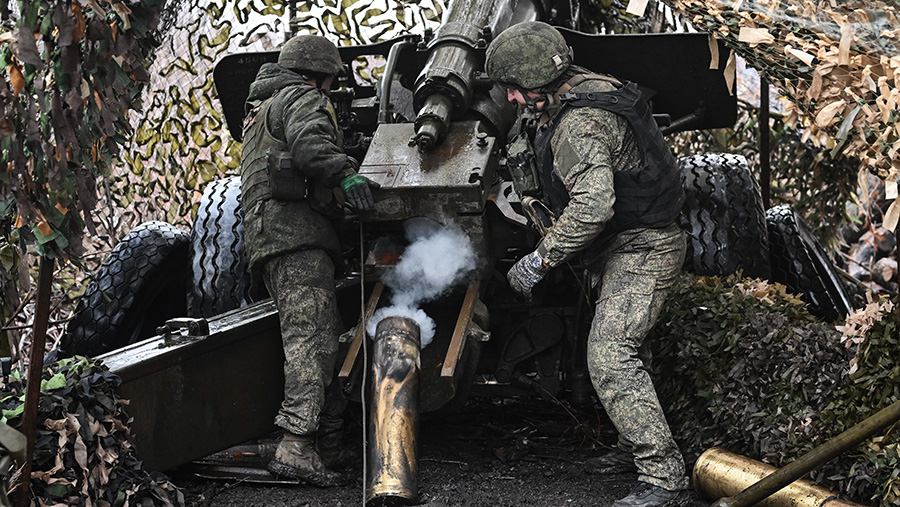 
                    Расчеты М-46 уничтожили склады с боеприпасами и пункты временной дислокации ВСУ

        