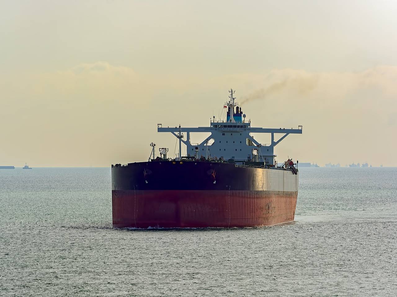 ВМС Ирана захватили нефтяной танкер