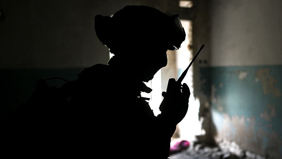 
                    Старший лейтенант Раковский командовал ликвидацией скопления военной техники ВСУ

        