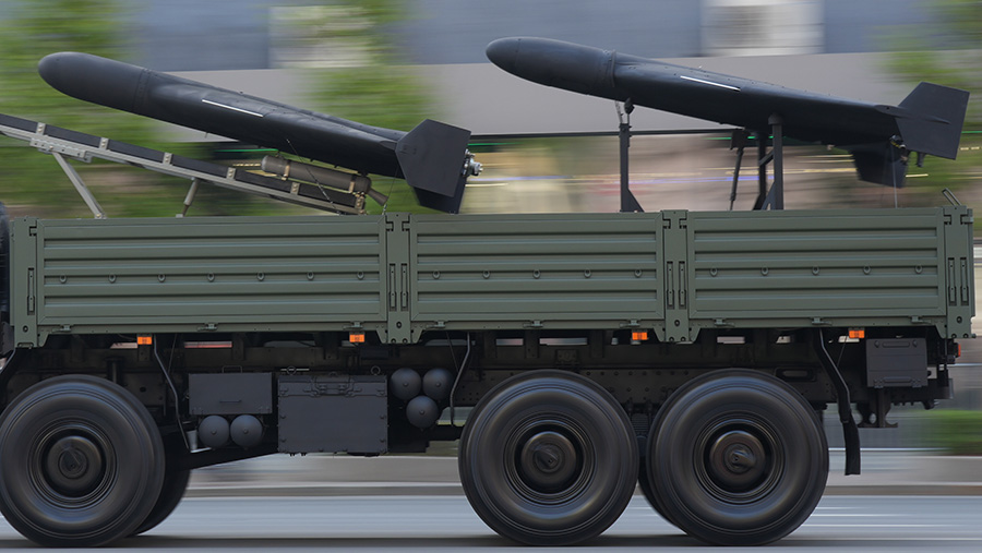 
                    Армия РФ дронами &laquo;Герань-2&raquo; поразила используемую ВСУ электроподстанцию

        