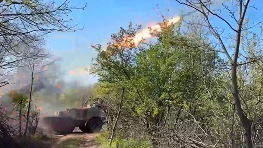 
                    Расчет РСЗО &laquo;Ураган&raquo; уничтожил склад боеприпасов и скопление живой силы ВСУ

        