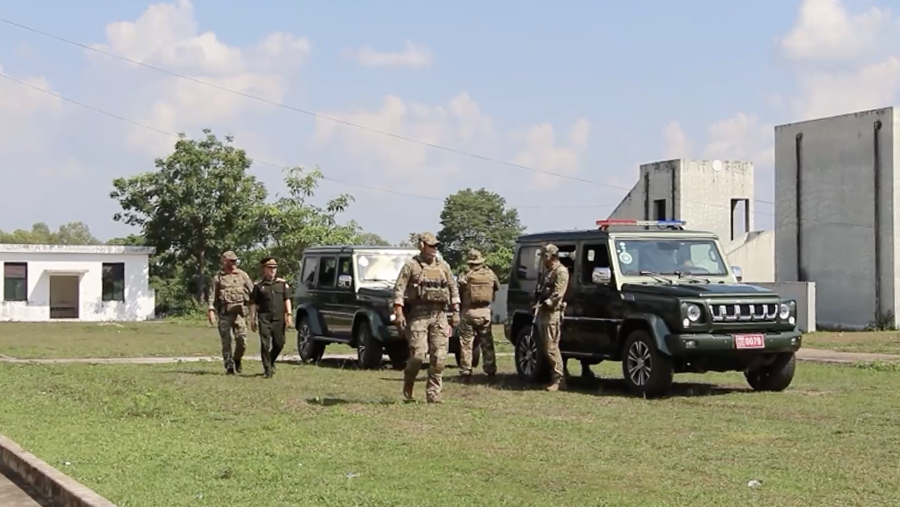 
                    Военнослужащие России и Лаоса провели совместную тренировку спецназа

        