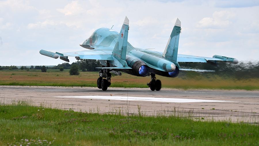 
                    ВС РФ бомбами ФАБ-1500 уничтожили места скопления боевиков ВСУ в двух регионах

        