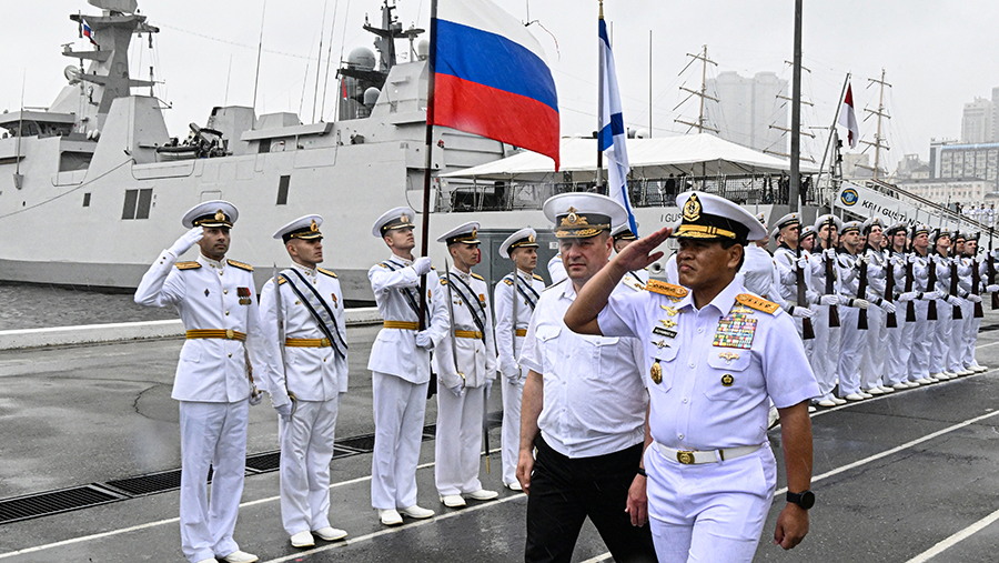 
                    Корабли ВМФ России и ВМС Индонезии завершили учение &laquo;Орруда-2026&raquo; в Японском море

        