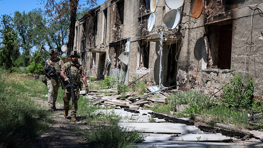 
                    Боец ВС России рассказал о встрече с группой наемников из Польши в Белицком ДНР

        