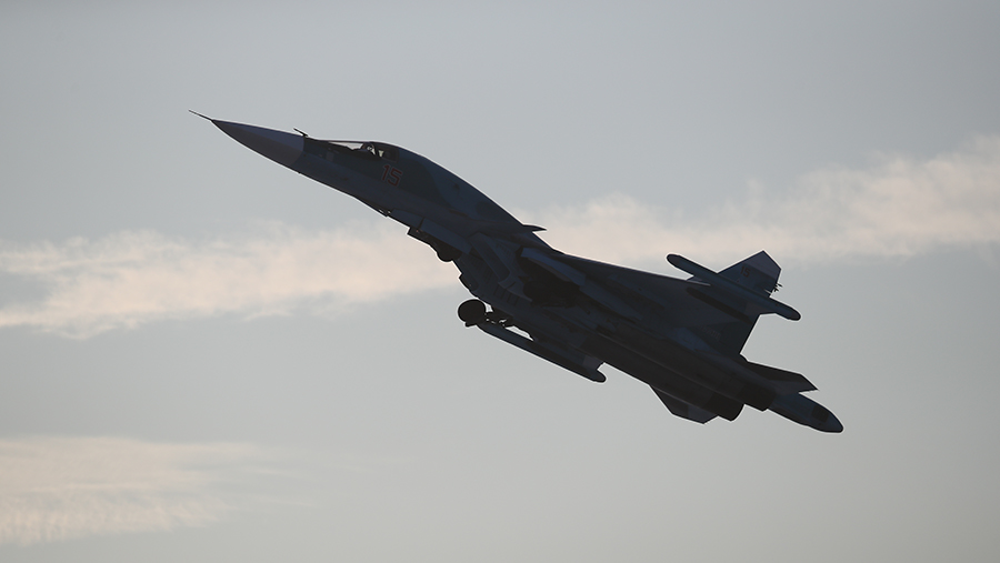 
                    Экипаж Су-34 уничтожил пункт управления беспилотниками и личный состав ВСУ

        