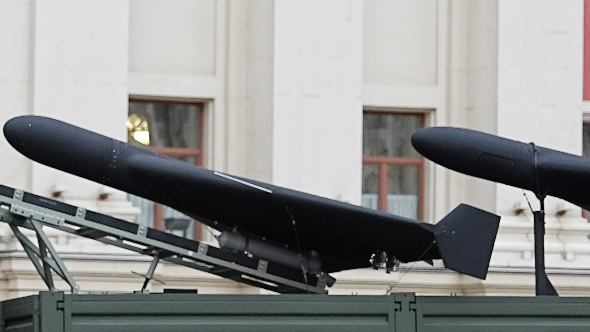 
                    Армия России с помощью &laquo;Герани&raquo; поразила РЛС &laquo;Пеликан&raquo; в районе Калиновки

        